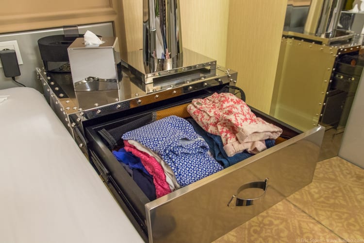 How to pack: Instant unpacking at the Aria Hotel in Budapest: just throw the packing cube into a drawer and unzip