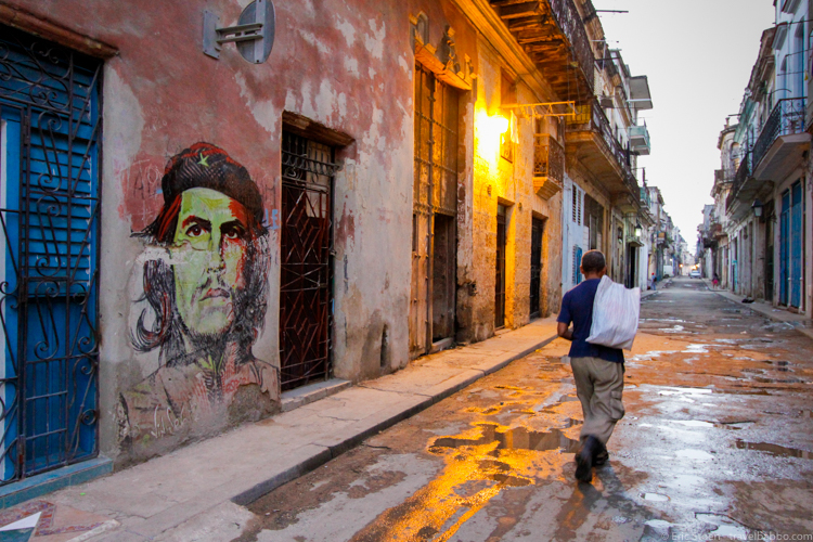 Photo trips: Cuba - Walking around Havana before sunrise with Santa Fe Photo Workshops