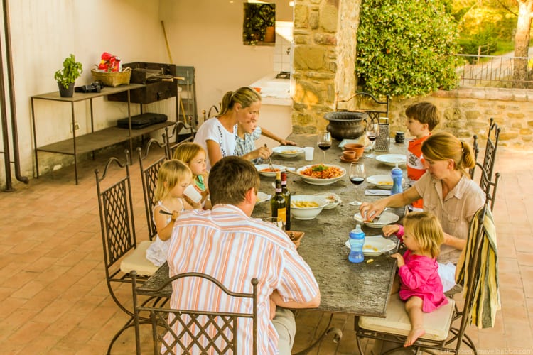 Villa in Tuscany: Big dinners are even better than small dinners!