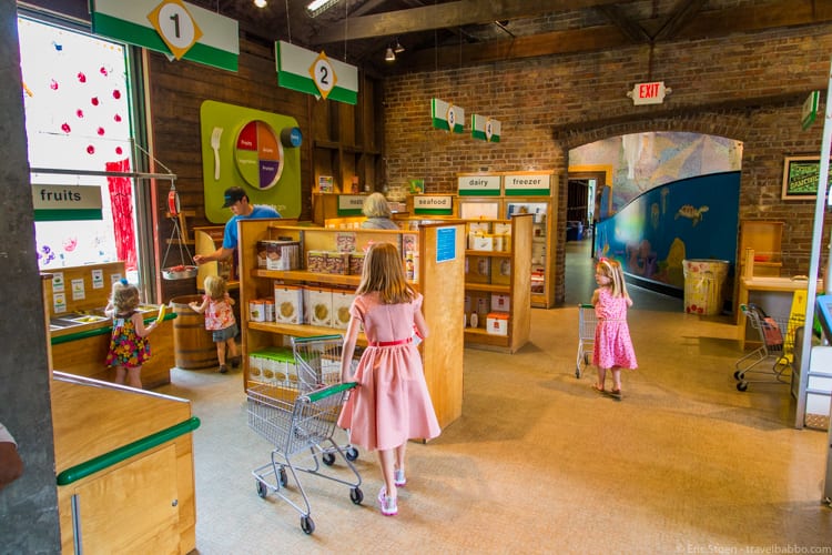 Charleston with Kids: In the pretend grocery store at the Children’s Museum of the Lowcountry
