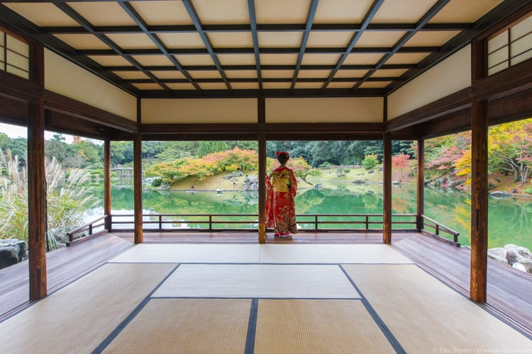Places to see in Japan - In the tea house at Ritsurin Park in Takamatsu