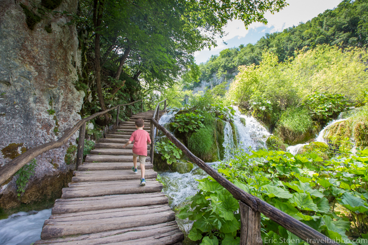 Croatia with kids - Climbing from one lake to another at Plitvice Lakes