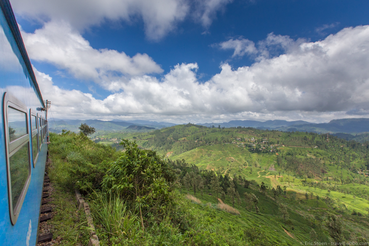 Best Travel 2016 - Hanging out of the train and photographing between Kandy and Nuwara Eliya 
