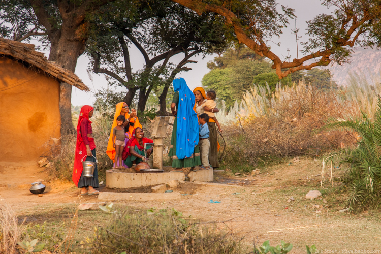 Photo trips - Women getting water in Rajasthan, India