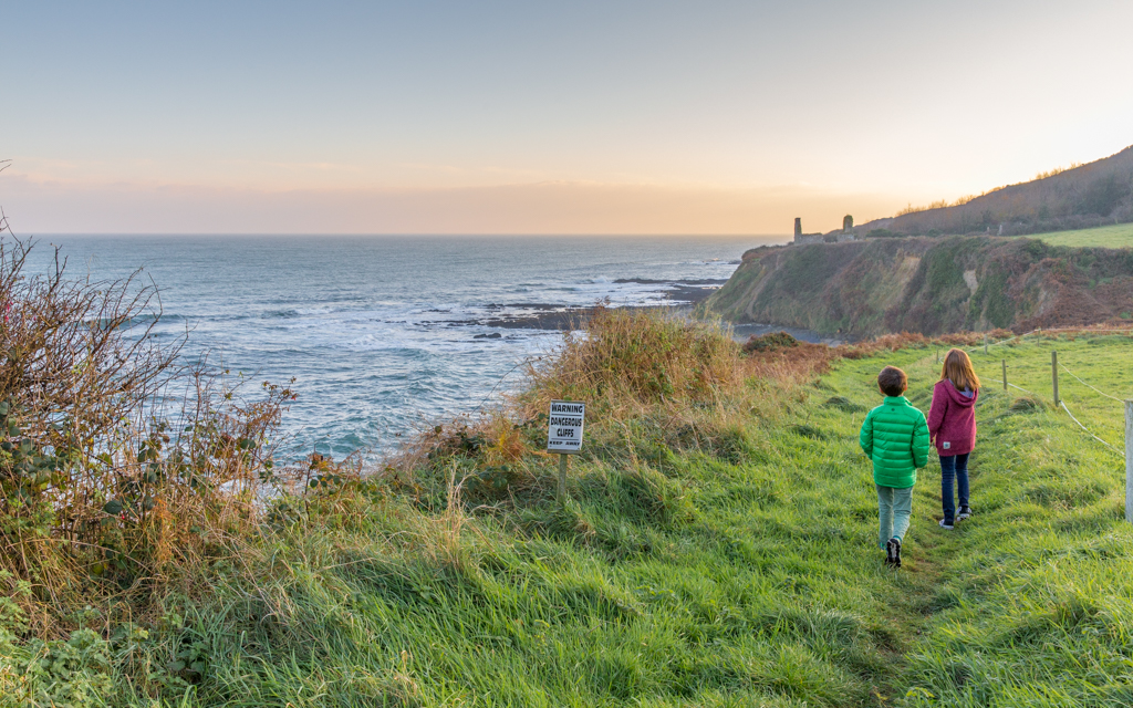 Ireland with kids: Hiking along the Irish coast near Kinsale