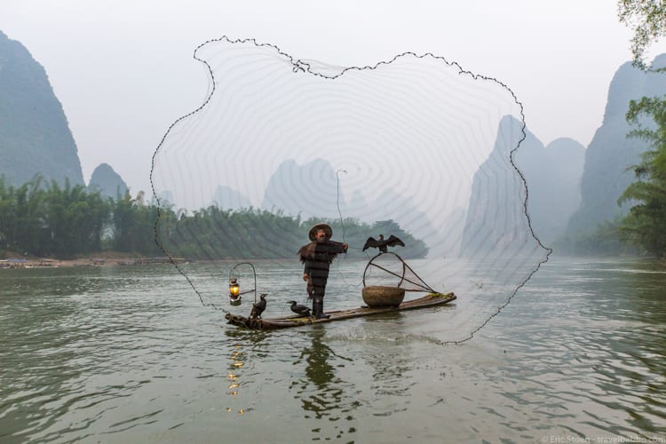 Photography tips - A cormorant fisherman on China's Li River early in the morning