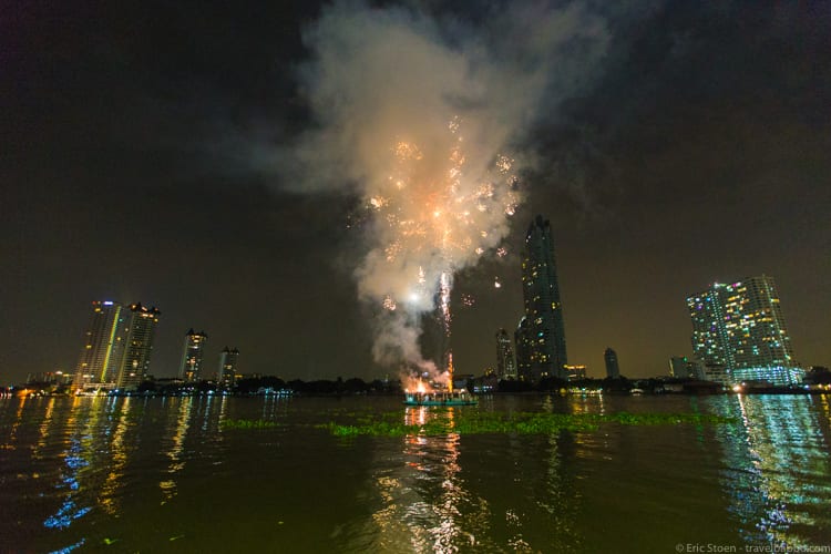 Bangkok layover - Fireworks at Asiatique
