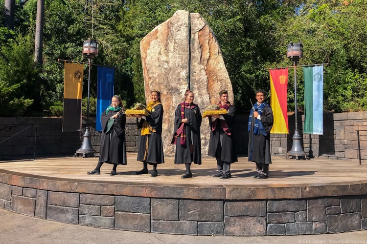 Universal Orlando Holidays: The Hogwarts Frog Choir 