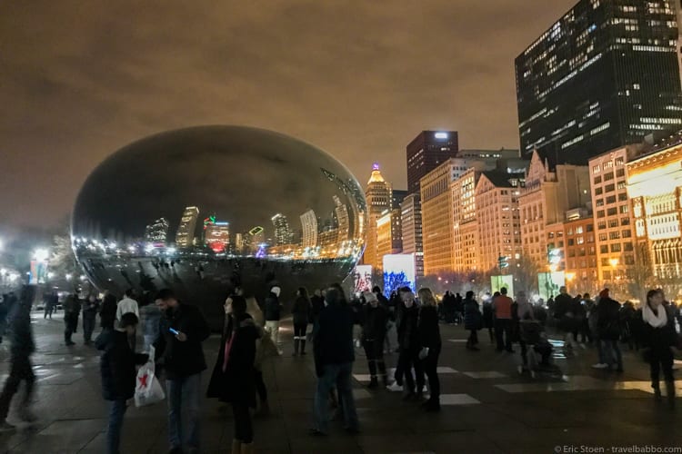 Chicago with kids: The Bean at night