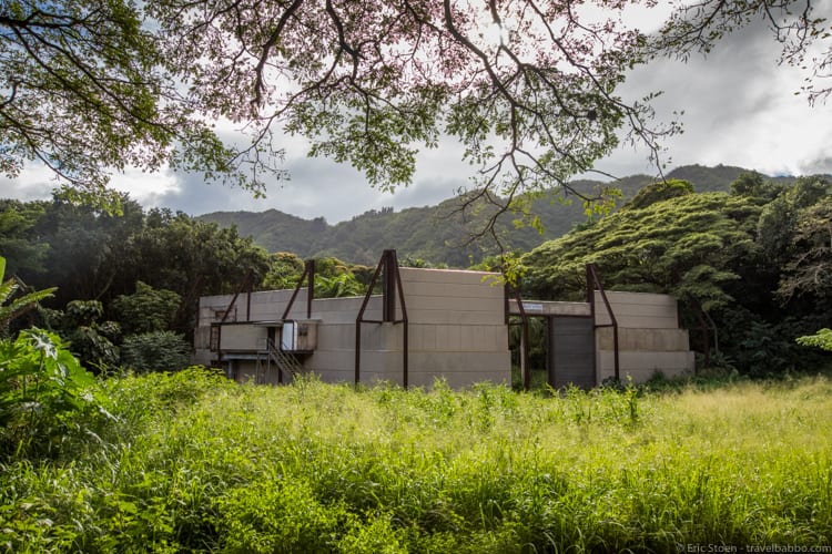 Affordable Hawaii: A dinosaur enclosure from Jurassic World. And yes, there are still claw marks inside!