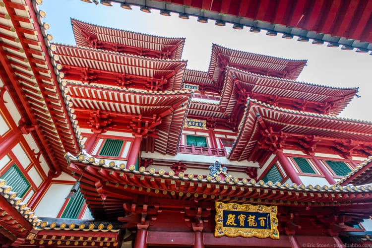 Singapore with kids - The Buddha Tooth Relic Temple