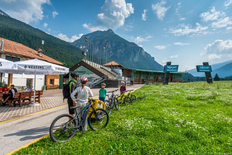 Dolomites with kids: A quick rest stop with our ebikes 