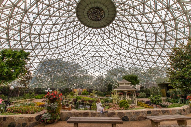 Milwaukee with kids - Photographing at the Mitchell Park Domes