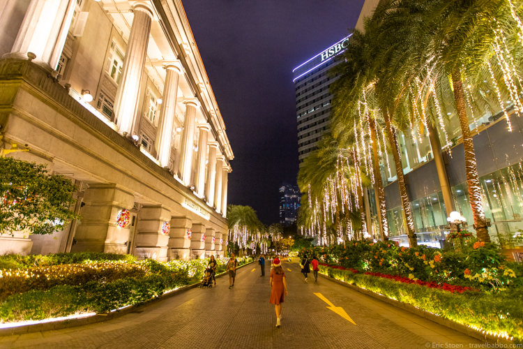 Best hotel in Singapore - The Fullerton Hotel decorated for Christmas 