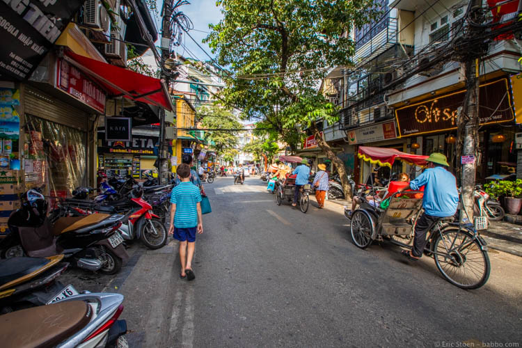 Asia with kids - Vietnam - Walking through Hanoi