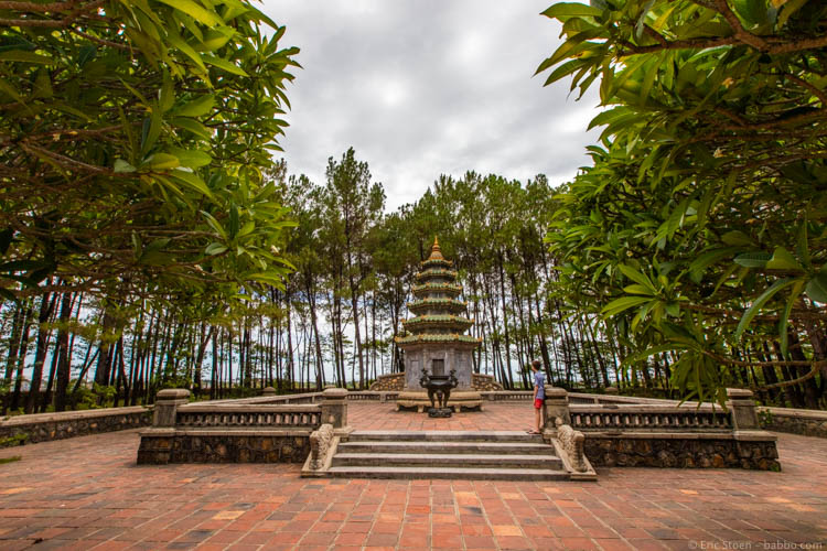 Asian countries - Vietnam - At Thien Mu Pagoda