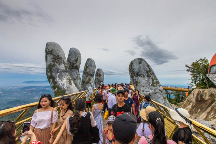 Asian countries - Vietnam - The crowded Golden Bridge