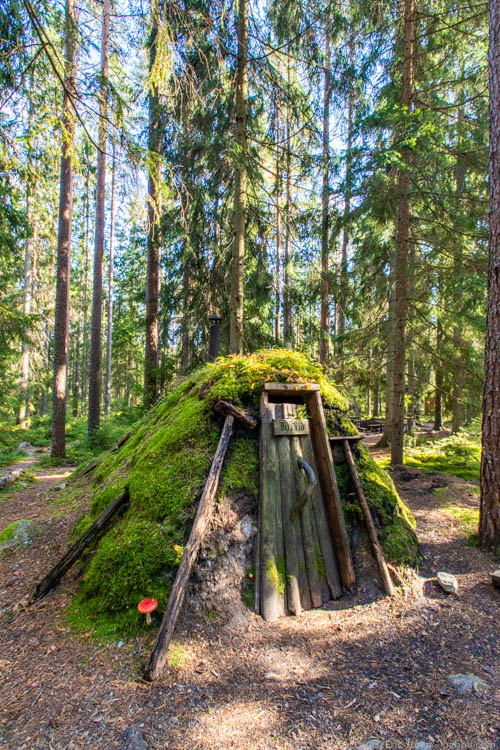 Sweden with kids - A forest hut at Kolarbyn