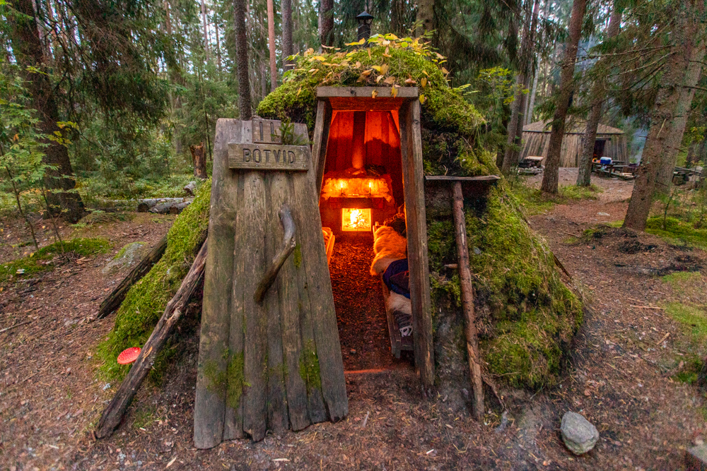 Kolarbyn hobbit hut