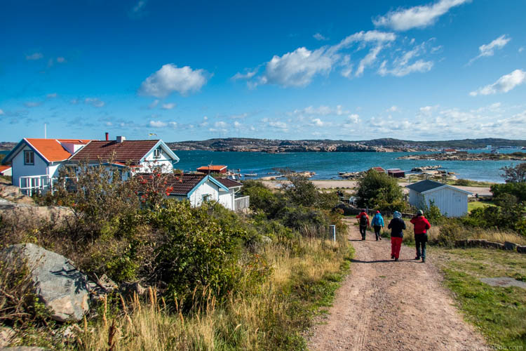 Icebug Xperience West Coast Trail - Ramsvik - Passing houses along the hike