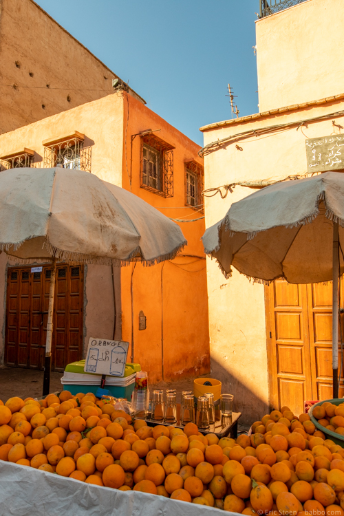 Morocco with Kids - Oranges are ridiculously cheap everywhere...