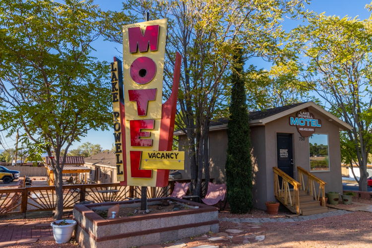 Best Road Trip Destinations - The Lake Powell Motel