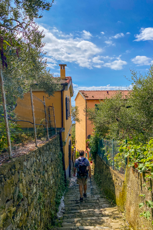 Cinque Terre hikes - In Volastra on Trail N. 506