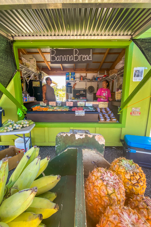Things to do in Oahu: A fruit stand on Oahu's North Shore. We picked up mango and dragonfruit. 