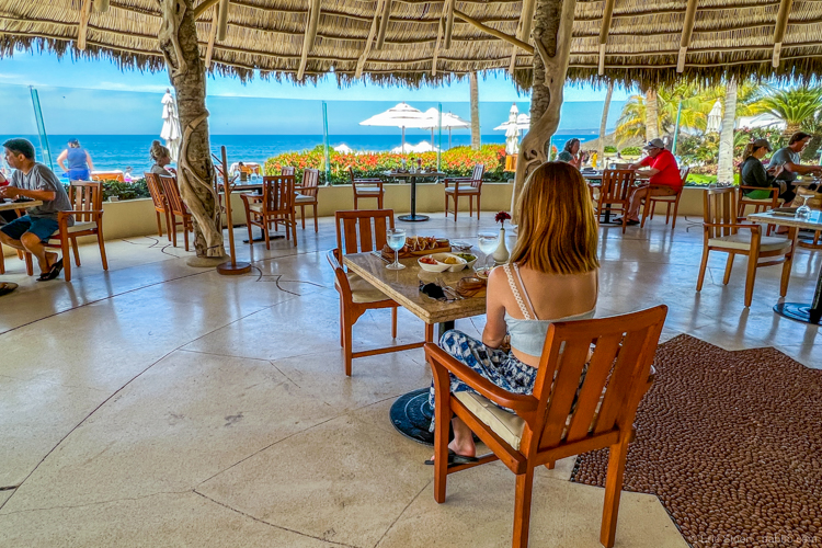 Grand Velas Riviera Nayarit - The snack bar by the pool
