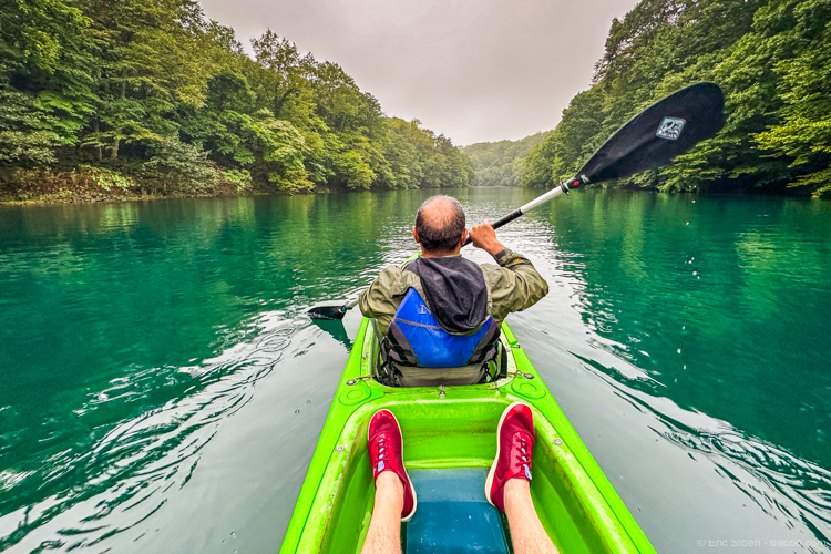 Hokkaido Japan: Afternoon kayaking near Lake Shikotsu