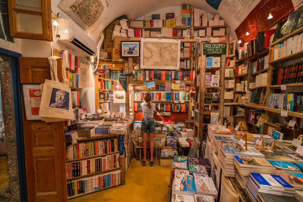 The Benefits of Traveling with kids - Atlantis Bookstore in Oia