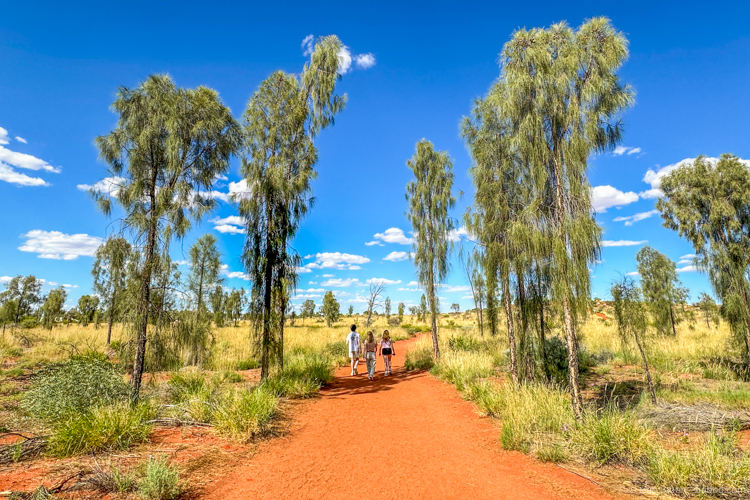 The path to the Uluru overlook near our apartment