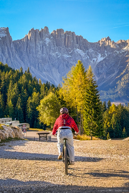e-biking in the Dolomites: Leaving Frommer Alm